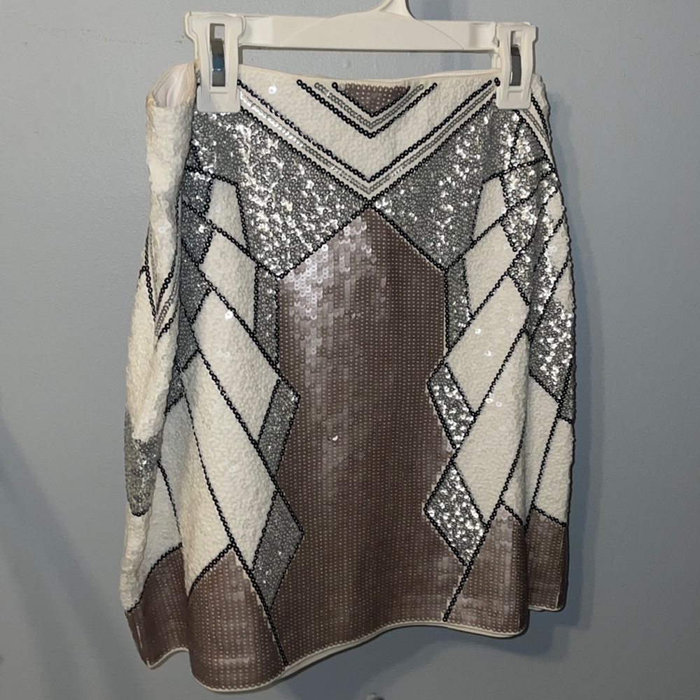 Express patterned sequence skirt